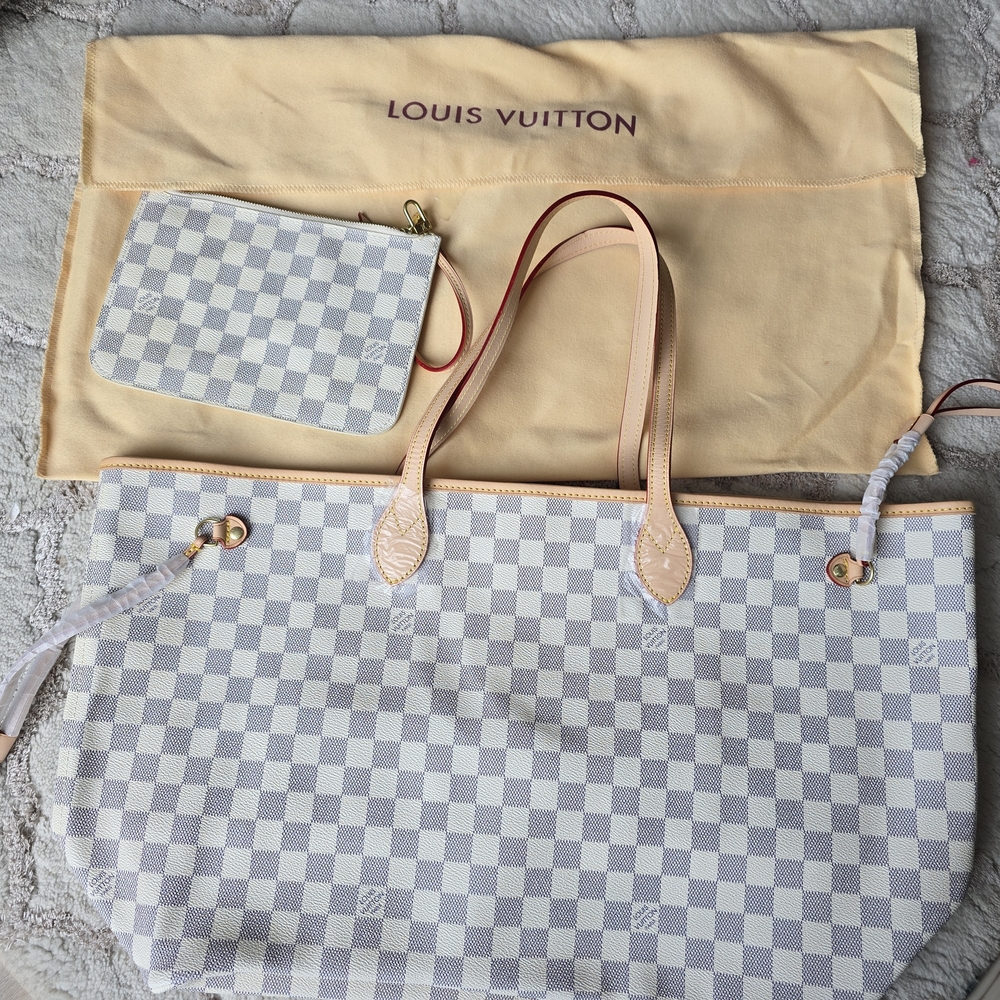 Louis Vuitton Gray and Cream Women's Bag Set